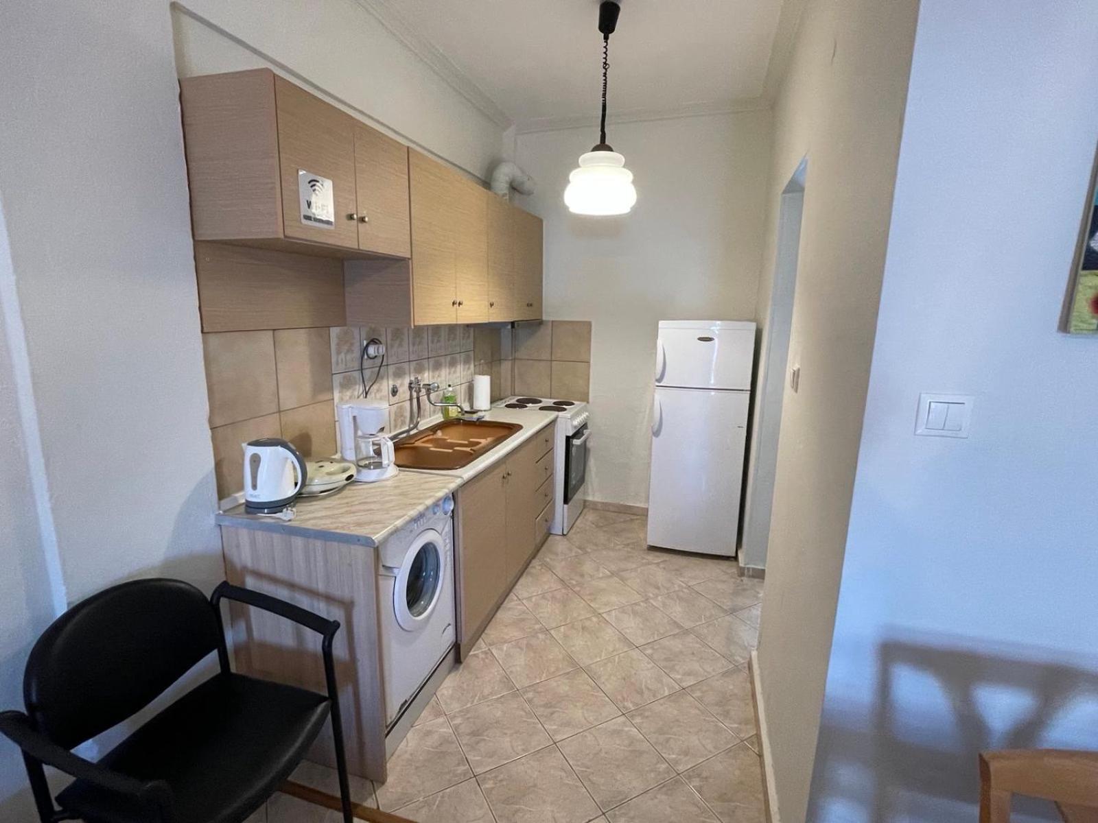 Dimitris Apartment 80M From The Beach Nea Peramos エクステリア 写真