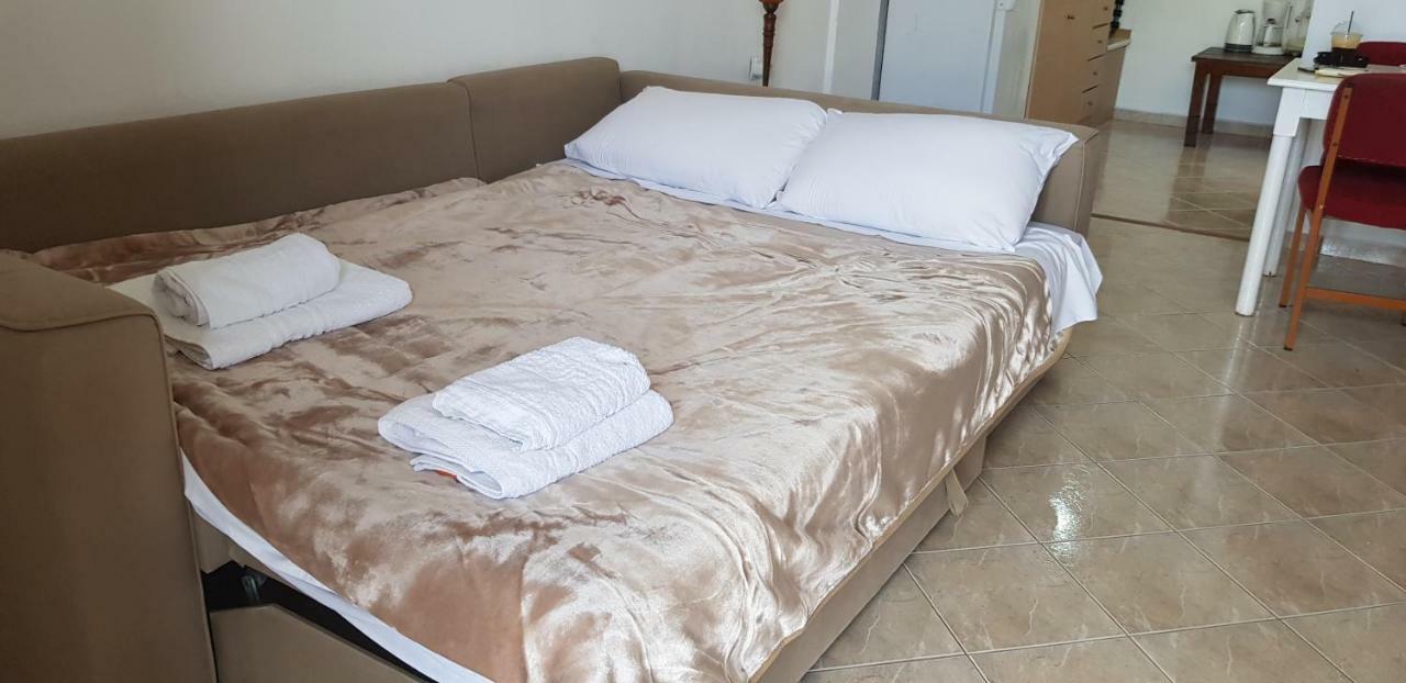 Dimitris Apartment 80M From The Beach Nea Peramos エクステリア 写真